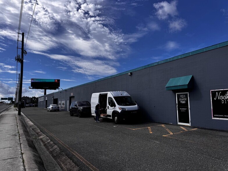 10300 Us Highway 19 N, Pinellas Park, FL à louer - Photo du bâtiment - Image 1 de 22