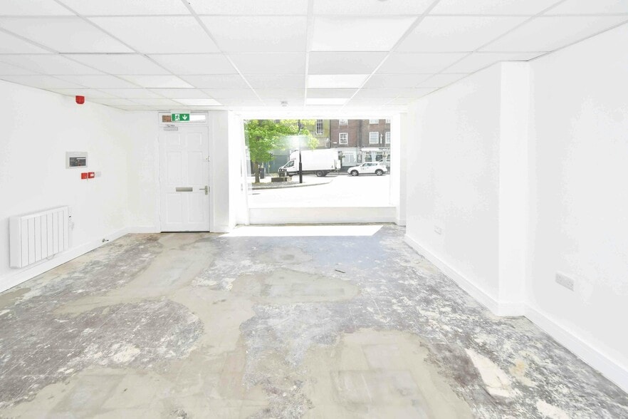 24 Market Pl, Stoke On Trent for lease - Interior Photo - Image 3 of 8