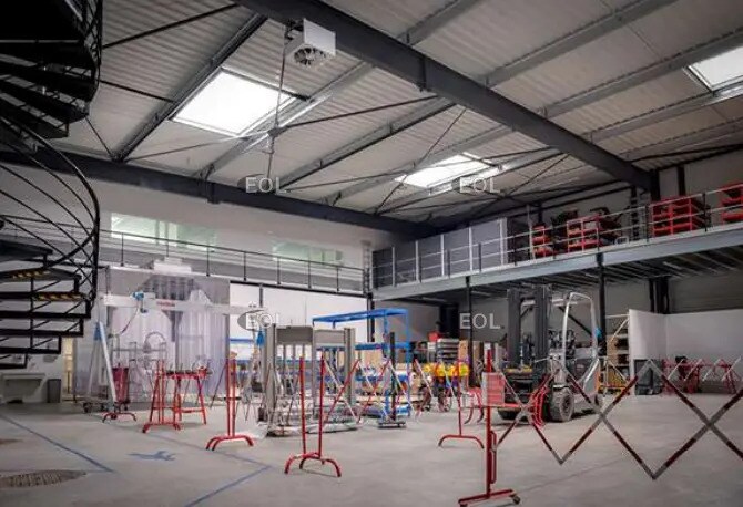 Local d'activités dans Saint-Pierre-du-Perray à vendre - Photo du bâtiment - Image 3 de 14