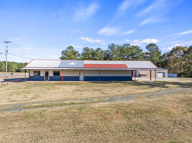 802 E Main St, Omaha, TX for sale - Primary Photo - Image 1 of 16