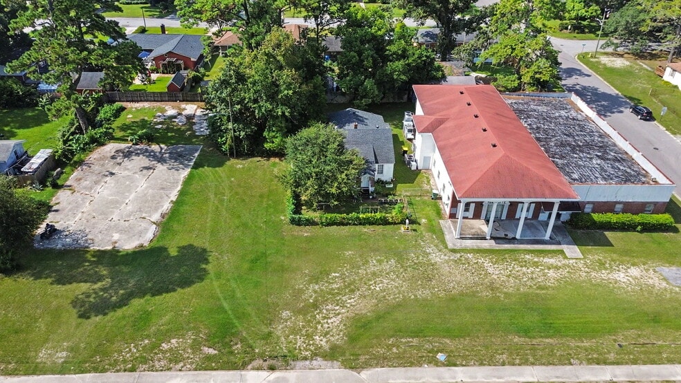 2001 Derenne Ave, Savannah, GA for sale - Building Photo - Image 2 of 6