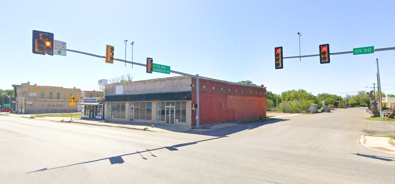 1907 Avenue M, Hondo, TX for sale Building Photo- Image 1 of 13