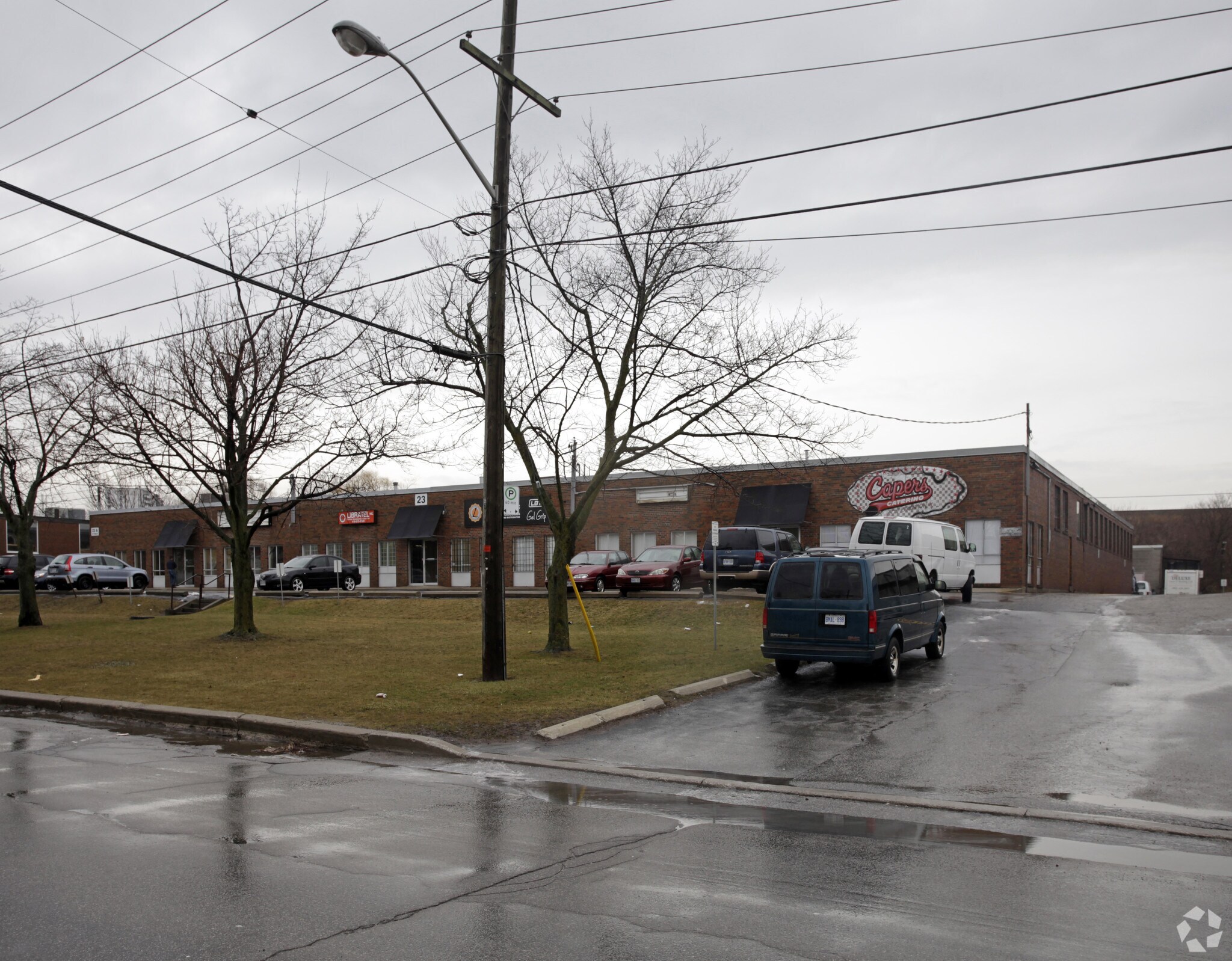 23 Railside Rd, Toronto, ON à vendre Photo principale- Image 1 de 1