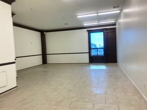 211 N Citrus Ave, Covina, CA for lease Interior Photo- Image 1 of 5