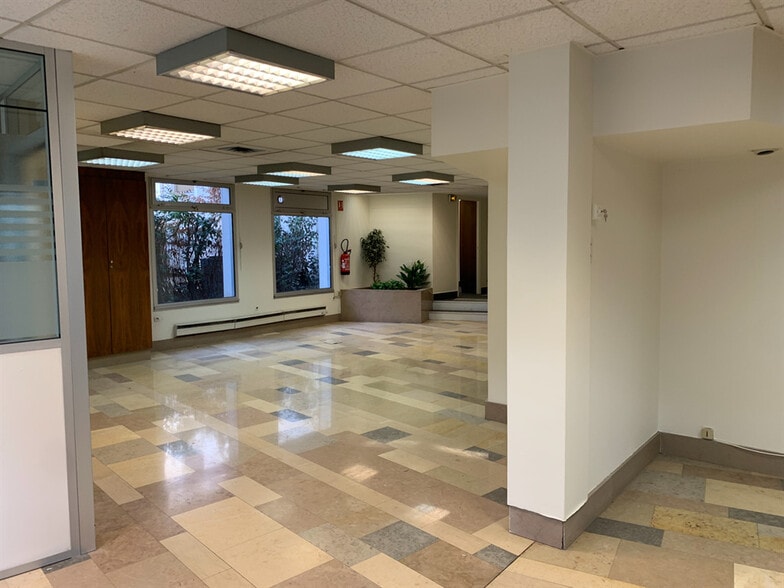 Bureau dans Neuilly-sur-Seine à louer - Photo intérieure - Image 3 de 4