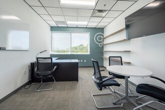 1095 Broken Sound Pky, Boca Raton, FL for lease Interior Photo- Image 2 of 3