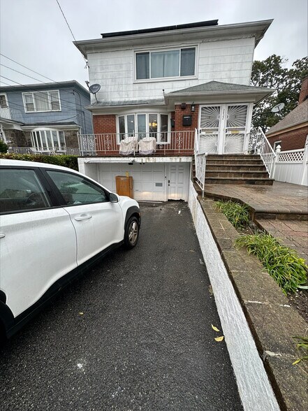 2422 Cornaga Ave, Far Rockaway, NY for lease - Building Photo - Image 1 of 5