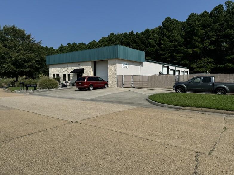 1168 Jensen Dr, Virginia Beach, VA for lease - Building Photo - Image 1 of 4