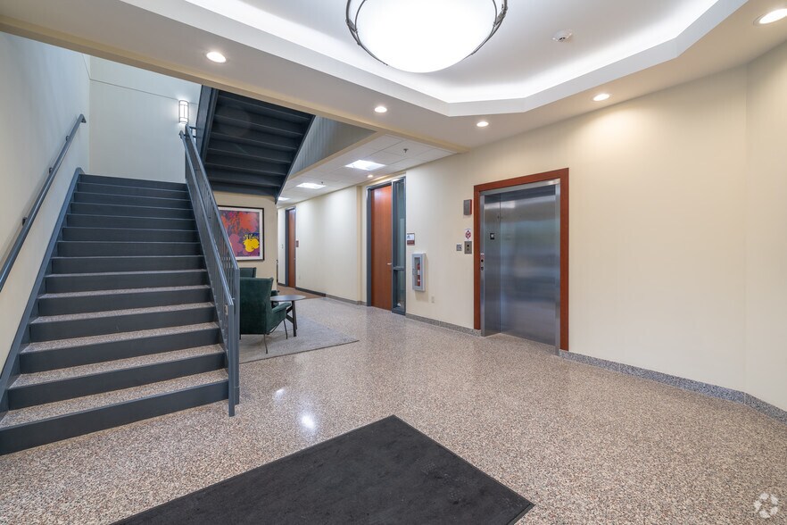 652 Bielenberg Dr, Woodbury, MN à vendre - Photo intérieure - Image 3 de 3