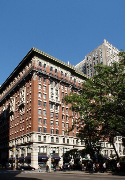 225 Fifth Ave, New York, NY à louer - Photo du bâtiment - Image 2 de 4