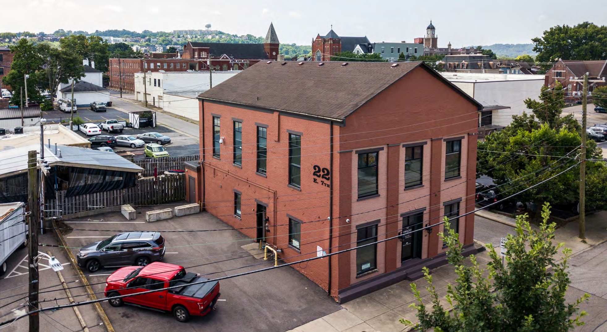 22-24 E 7th St, Newport, KY for lease Primary Photo- Image 1 of 8