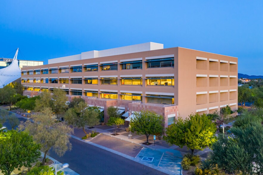 1475 N Scottsdale Rd, Scottsdale, AZ à louer - Photo du bâtiment - Image 2 de 14