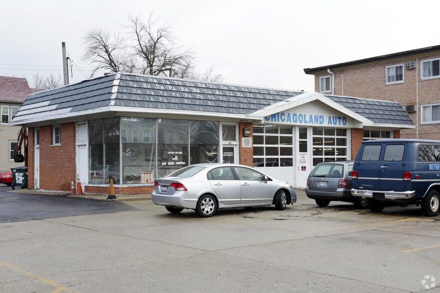 62 Chicago Ave, Oak Park, IL à vendre - Photo principale - Image 1 de 11