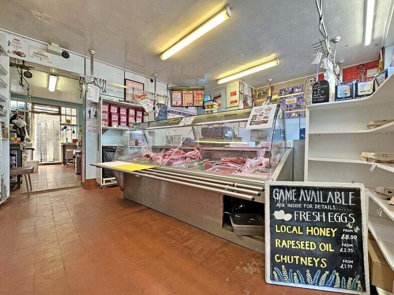 97-109 Cliff Ln, Ipswich à vendre - Photo du bâtiment - Image 2 de 15