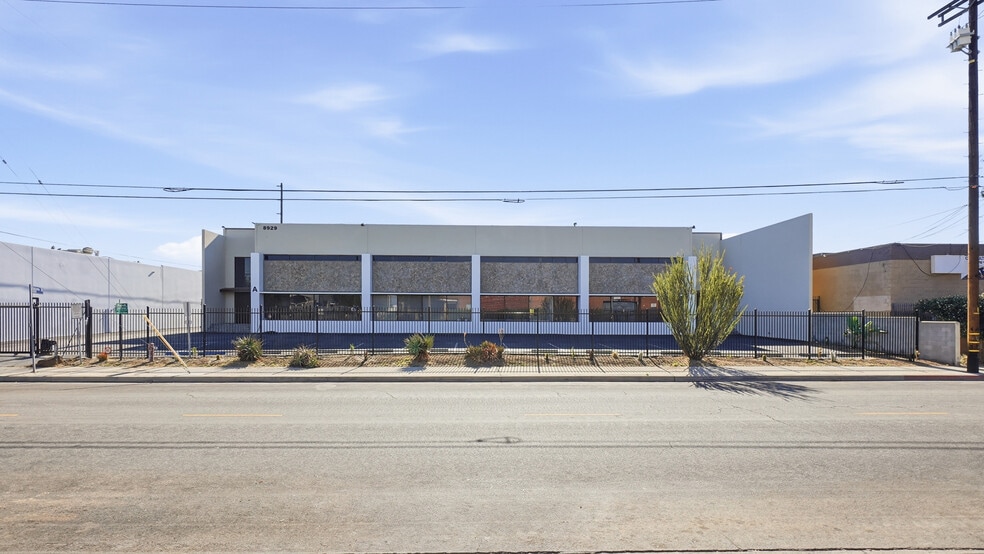 8929 Oso Ave, Chatsworth, CA for lease - Building Photo - Image 1 of 10