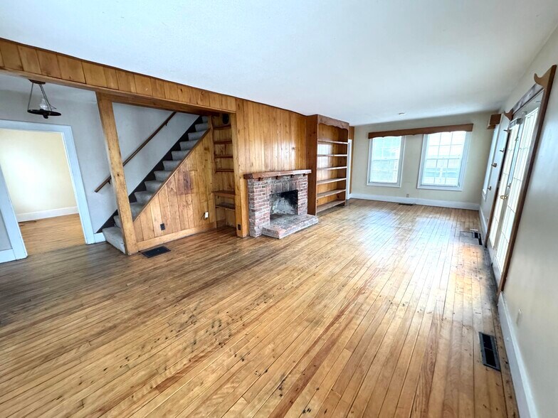 2072 Main st, Londonderry, VT à vendre - Photo du bâtiment - Image 3 de 35