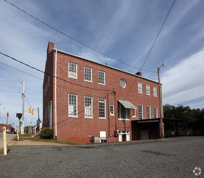 1 S Salisbury St, Lexington, NC à louer - Photo du bâtiment - Image 3 de 5