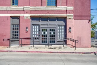 215-219 S Main St, Fort Worth, TX à louer Photo intérieure- Image 2 de 23