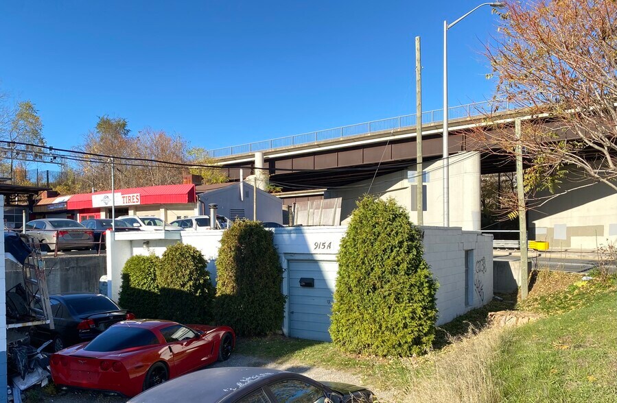 915A Weston Rd, Toronto, ON à vendre - Photo principale - Image 1 de 5