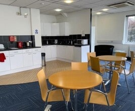 40 Upper George St, Luton for lease Interior Photo- Image 1 of 2