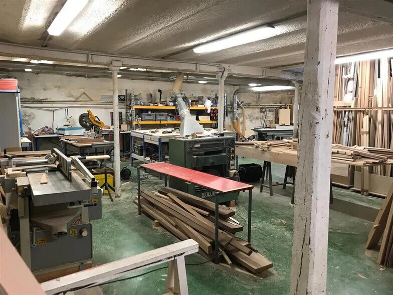 Flex dans Le Pré-Saint-Gervais à louer - Photo du bâtiment - Image 3 de 8