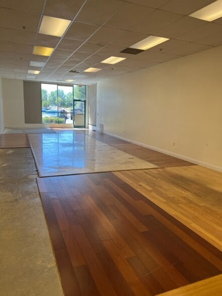 13687 Camino Canada, El Cajon, CA for lease - Interior Photo - Image 2 of 21