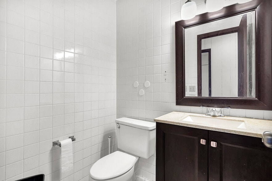 3740 San Jose Pl, Jacksonville, FL à louer - Photo du bâtiment - Image 3 de 27