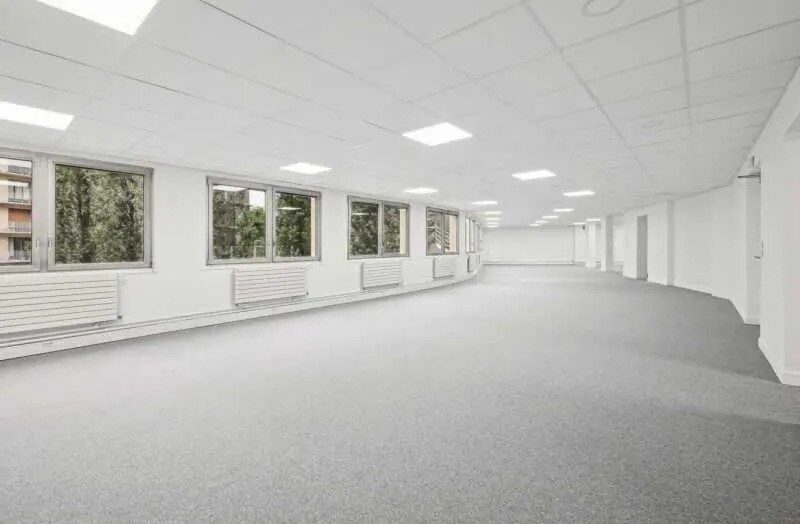 Office in Paris for sale Interior Photo- Image 1 of 13