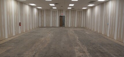 388 Frederick St, Mount Airy, NC for lease Interior Photo- Image 2 of 2