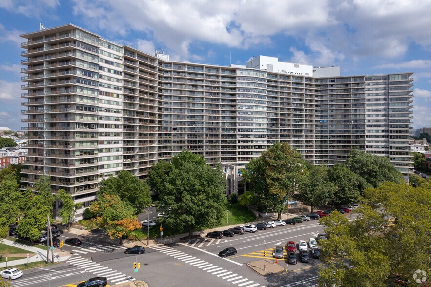 2401 Pennsylvania Ave, Philadelphia, PA for sale - Primary Photo - Image 1 of 11