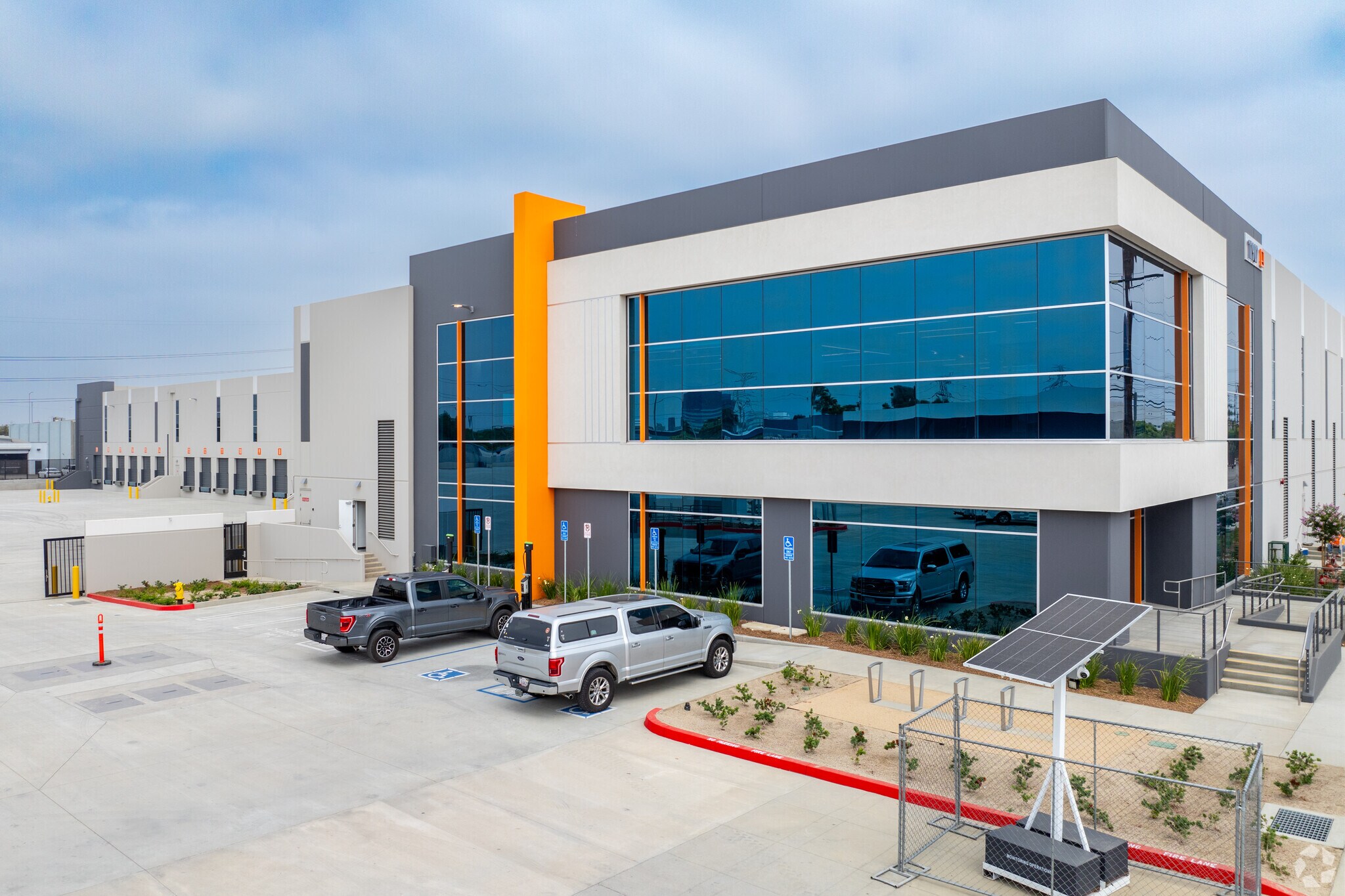 18001 S Figueroa St, Gardena, CA à vendre Photo du bâtiment- Image 1 de 1