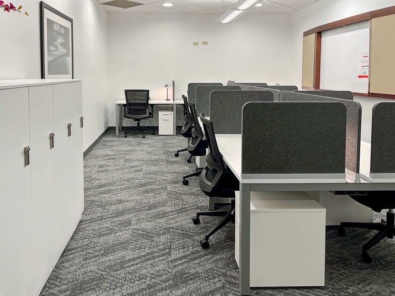 8800 Cal Center, Sacramento, CA for lease - Interior Photo - Image 3 of 9