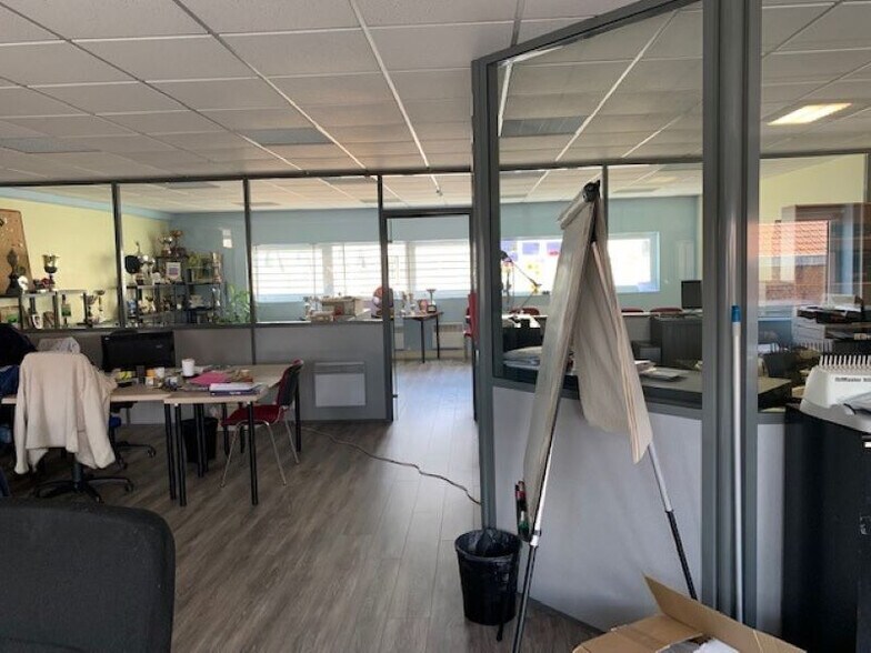 Office in Colombes for lease - Interior Photo - Image 3 of 10