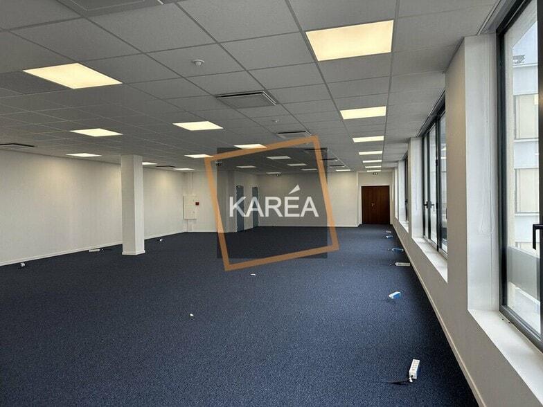 Office in Chessy for lease - Interior Photo - Image 3 of 5