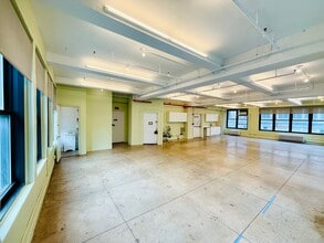 227-229 W 29th St, New York, NY à louer Photo intérieure- Image 2 de 9