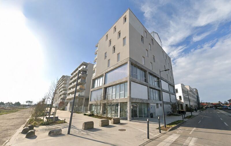 Bureau dans Fleury-les-Aubrais à vendre - Photo du bâtiment - Image 3 de 6