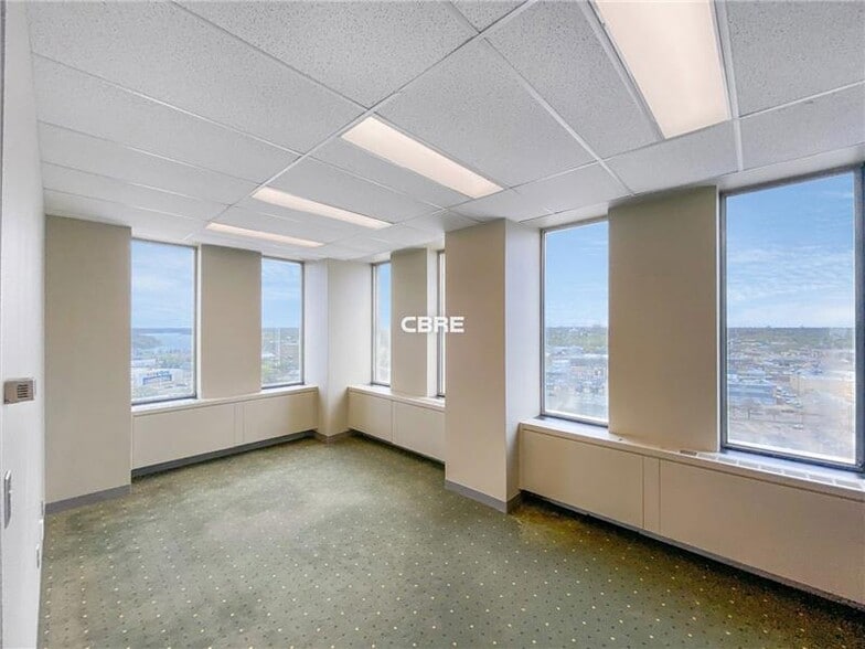 201 1st Ave S, Saskatoon, SK for lease - Interior Photo - Image 3 of 4