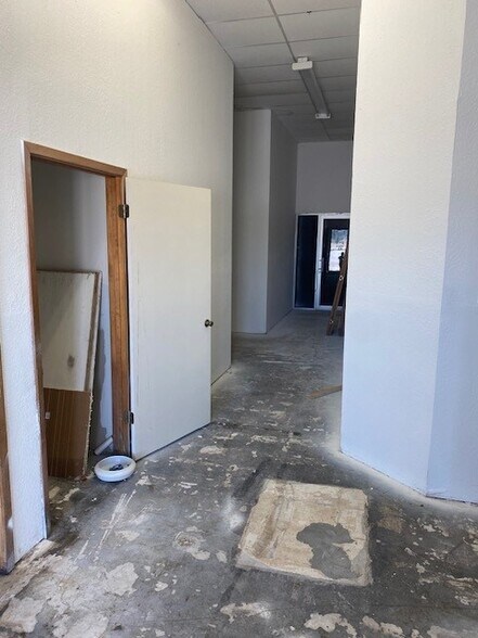 2511 19th St, Hondo, TX à louer - Photo intérieure - Image 3 de 7