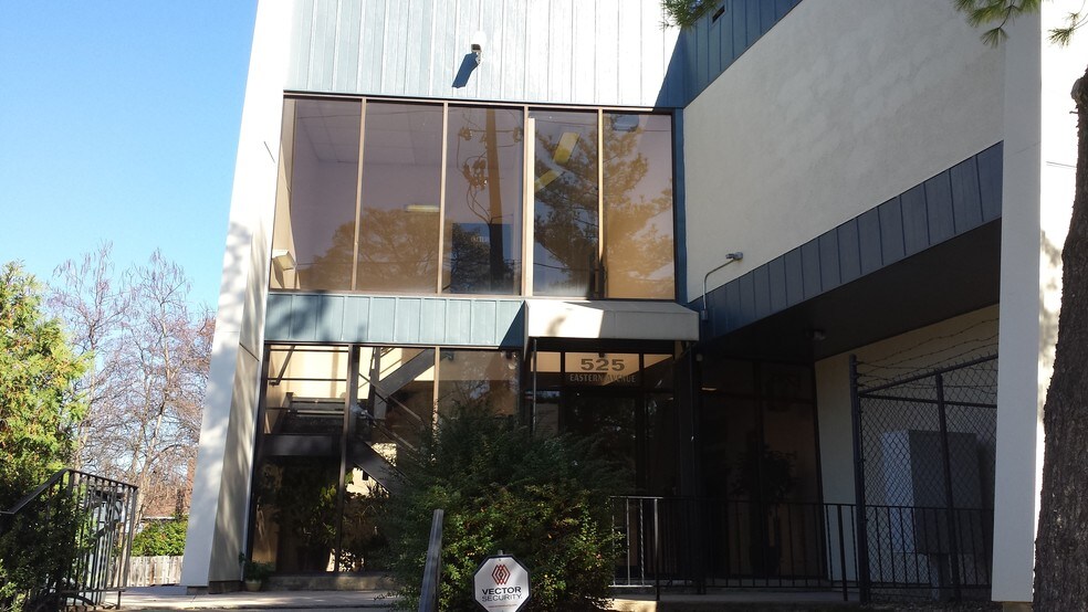 525 Eastern Ave, Fairmount Heights, MD à louer - Photo du bâtiment - Image 3 de 11