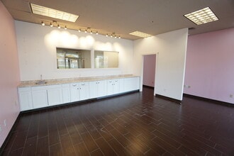 6501 W Grandridge Blvd, Kennewick, WA for lease Building Photo- Image 2 of 10