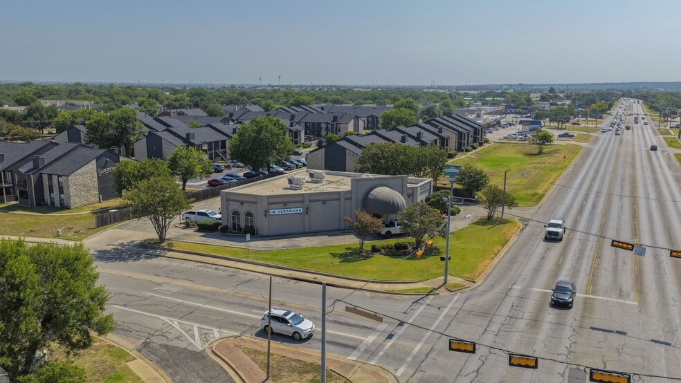 902 Palm Valley Blvd, Round Rock, TX for sale - Primary Photo - Image 1 of 6