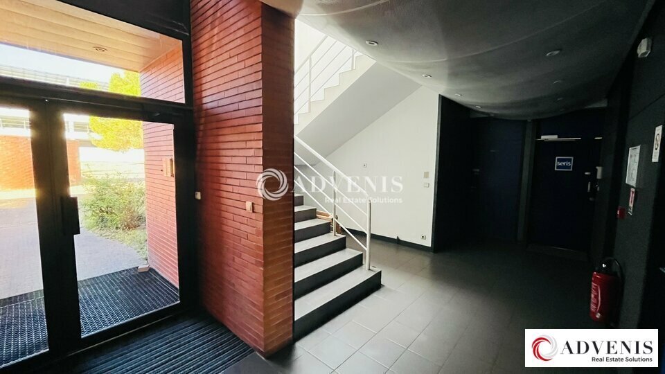 Bureau dans Merignac à louer - Hall d’entrée - Image 3 de 12