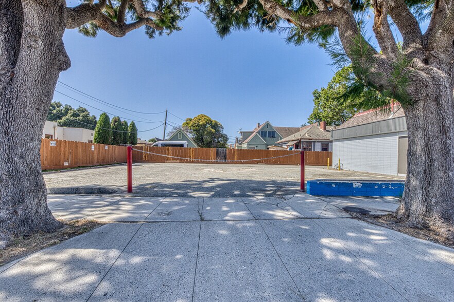 729 S Main St, Salinas, CA à vendre - Photo du bâtiment - Image 3 de 27