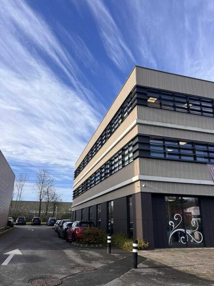 Office in Bussy-Saint-Martin for lease - Building Photo - Image 3 of 20