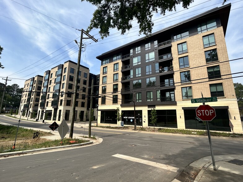 105 Walker St, Cary, NC à louer - Photo du bâtiment - Image 1 de 5