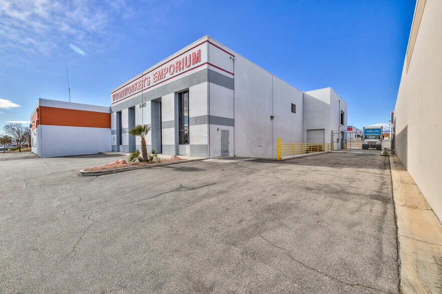 5461 Arville St, Las Vegas, NV à louer - Photo du bâtiment - Image 3 de 35