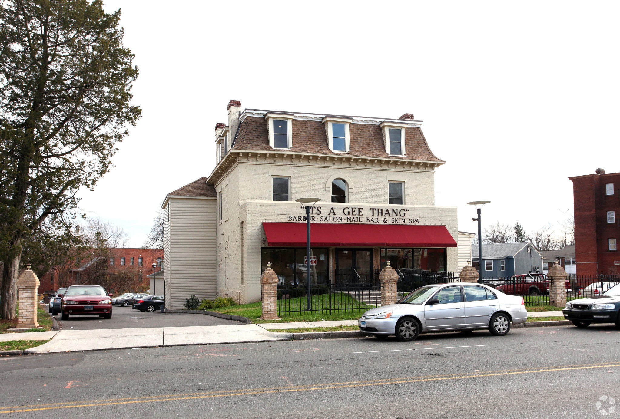 2404 Main St, Hartford, CT for sale Building Photo- Image 1 of 34