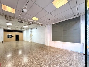 Retail in Vilanova i la Geltrú, Barcelona for lease Interior Photo- Image 1 of 14