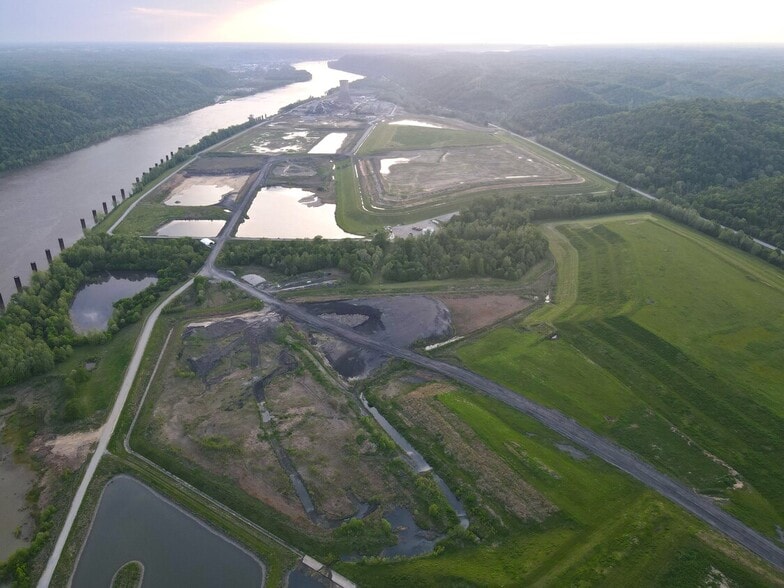 745 US Highway 52, Manchester, OH for sale - Primary Photo - Image 1 of 15