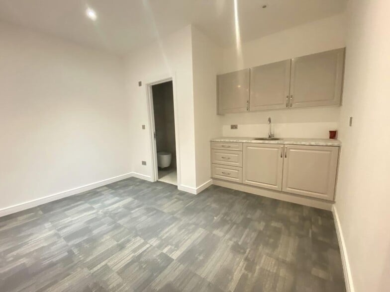 136-144 Broadway, Didcot for lease - Building Photo - Image 3 of 5